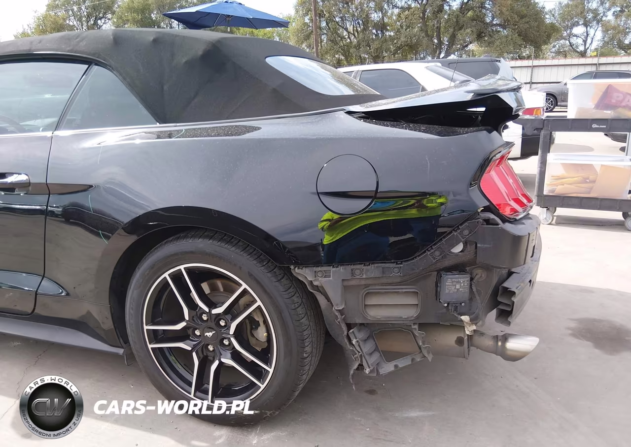 2022 Ford Mustang Ecoboost Premium VIN:1FATP8UH5N5122439 - 18