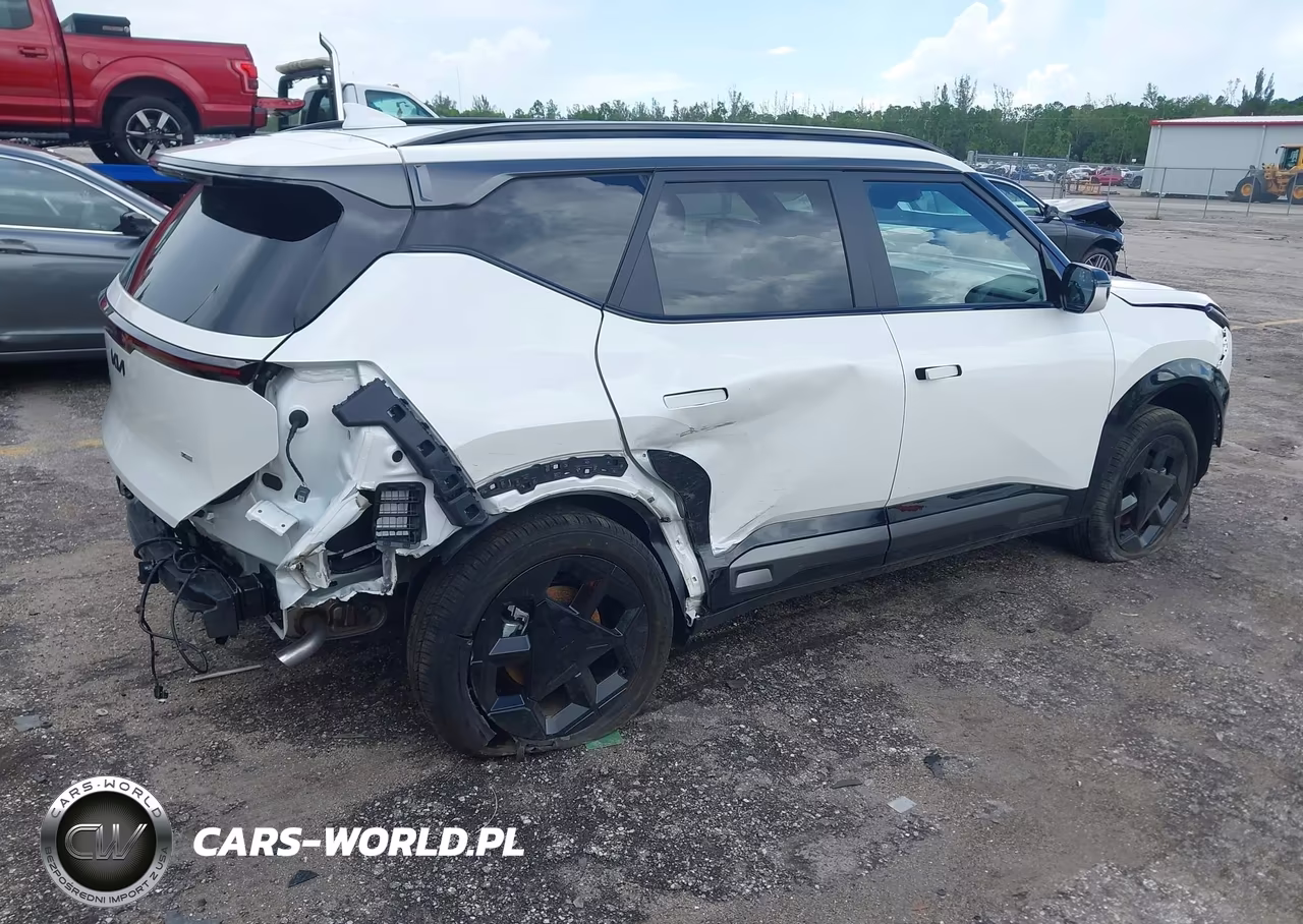 2027 Kia Seltos VIN:KNDEDCD39V7013828 - 4