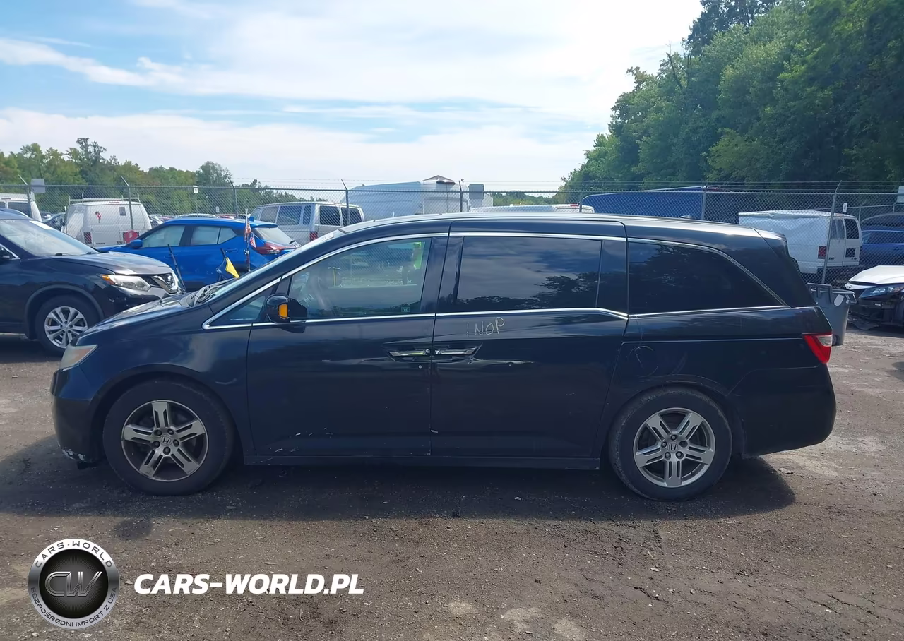 2011 Honda Odyssey Touring-Touring Elite VIN:5FNRL5H91BB056614 - 14
