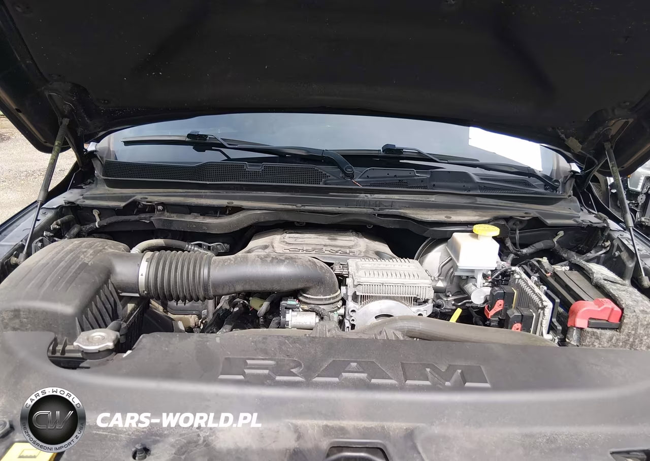 2019 Ram 1500 Laramie 4X4 5'7 Box VIN:1C6SRFJT3KN918039 - 10