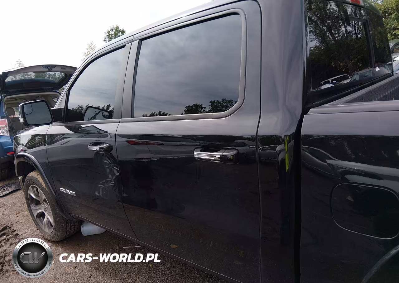 2019 Ram 1500 Laramie 4X4 5'7 Box VIN:1C6SRFJT3KN918039 - 14