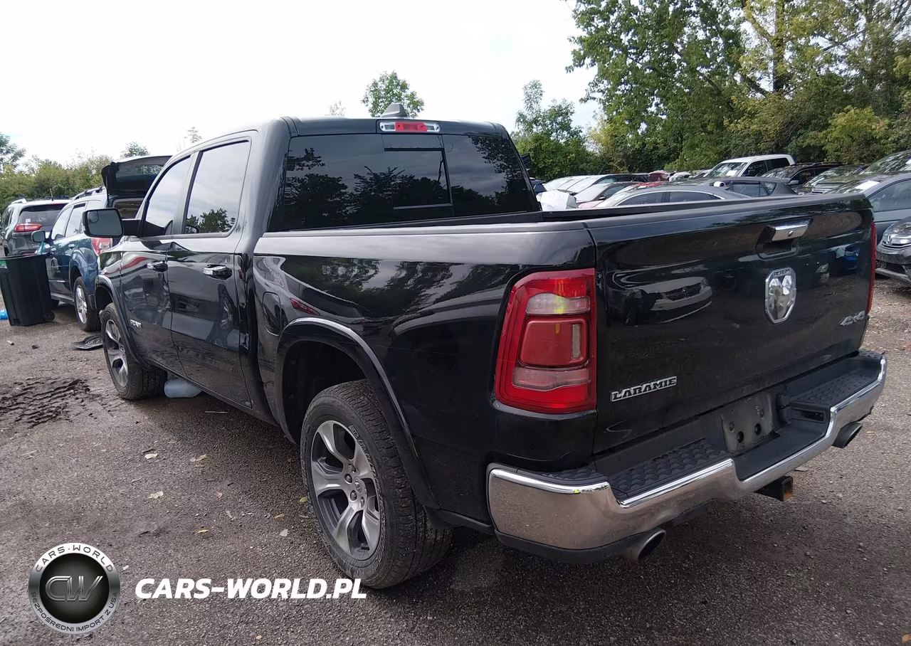 2019 Ram 1500 Laramie 4X4 5'7 Box VIN:1C6SRFJT3KN918039 - 3