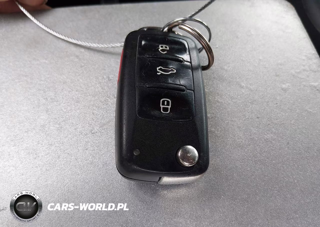 2013 Volkswagen Beetle R-Line VIN:3VW4T7AT7DM685771 - 11