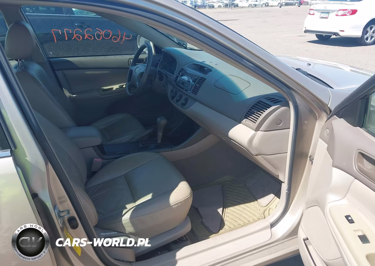 2003 Toyota Camry Le VIN:4T1BE30K33U664041 - 5