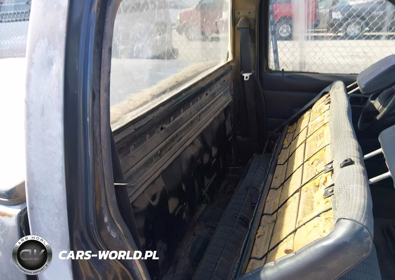 1993 Nissan Truck Short Wheelbase VIN:1N6SD11S8PC305240 - 8