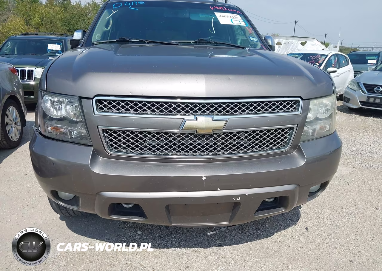 2011 Chevrolet Suburban 1500 Ls VIN:1GNSKHE32BR392103 - 12