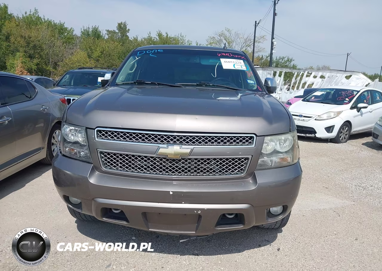 2011 Chevrolet Suburban 1500 Ls VIN:1GNSKHE32BR392103 - 13