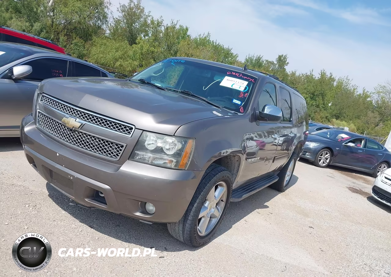 2011 Chevrolet Suburban 1500 Ls VIN:1GNSKHE32BR392103 - 2