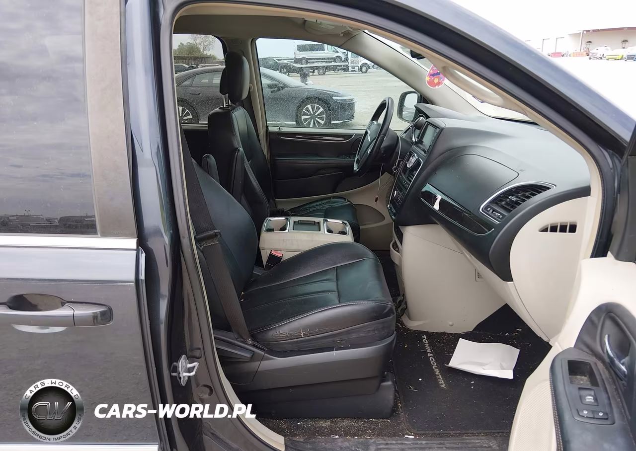 2014 Chrysler Town & Country Touring VIN:2C4RC1BG2ER237634 - 5