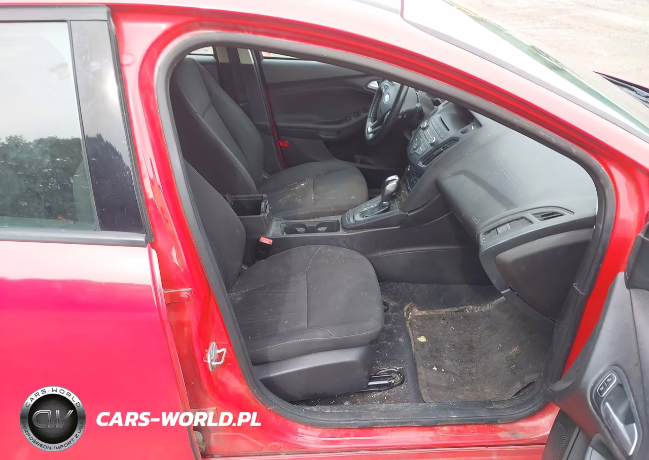 2015 Ford Focus Se VIN:1FADP3F28FL383254 - 5