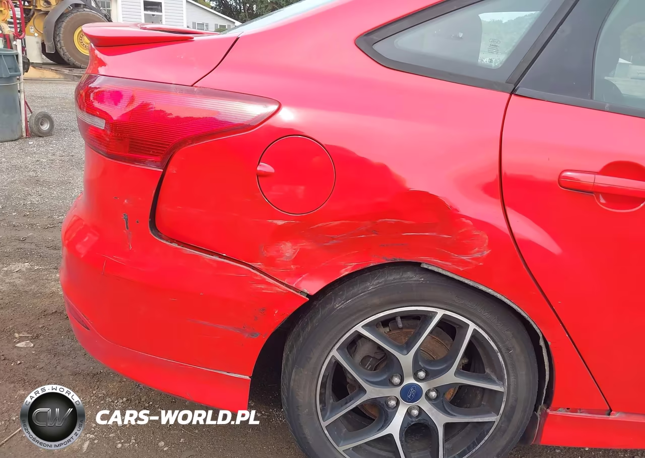 2015 Ford Focus Se VIN:1FADP3F28FL383254 - 6