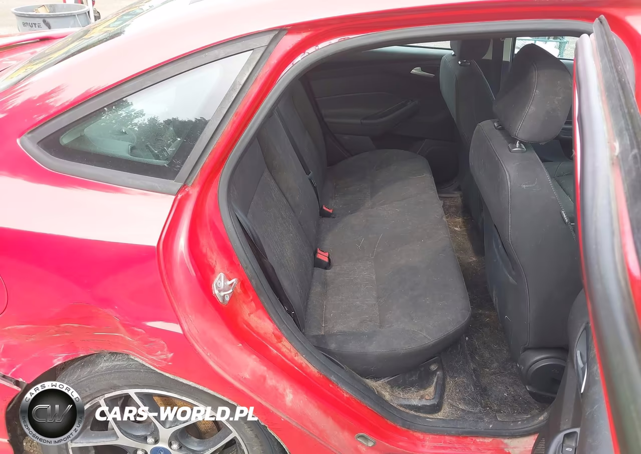 2015 Ford Focus Se VIN:1FADP3F28FL383254 - 8