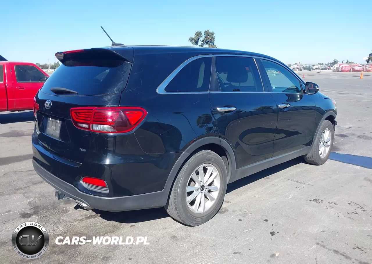 2019 Kia Sorento 3.3L Lx VIN:5XYPG4A5XKG489063 - 4