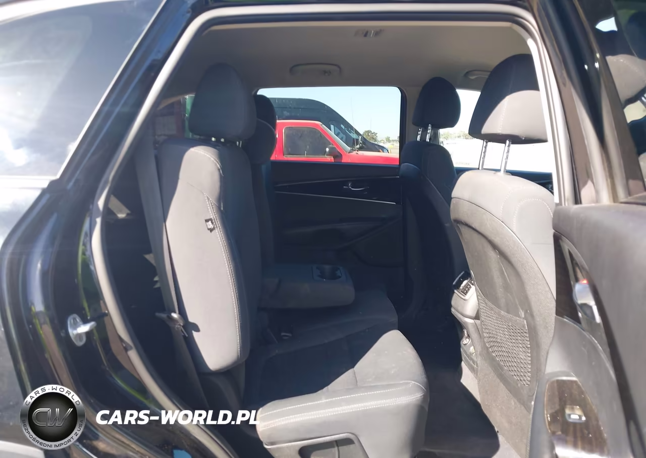 2019 Kia Sorento 3.3L Lx VIN:5XYPG4A5XKG489063 - 8