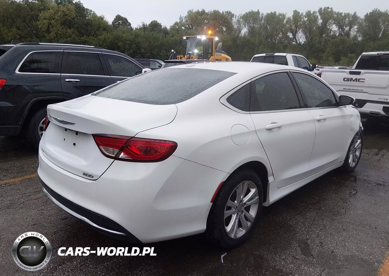 2015 Chrysler 200 Limited VIN:1C3CCCAB3FN692874 - 4