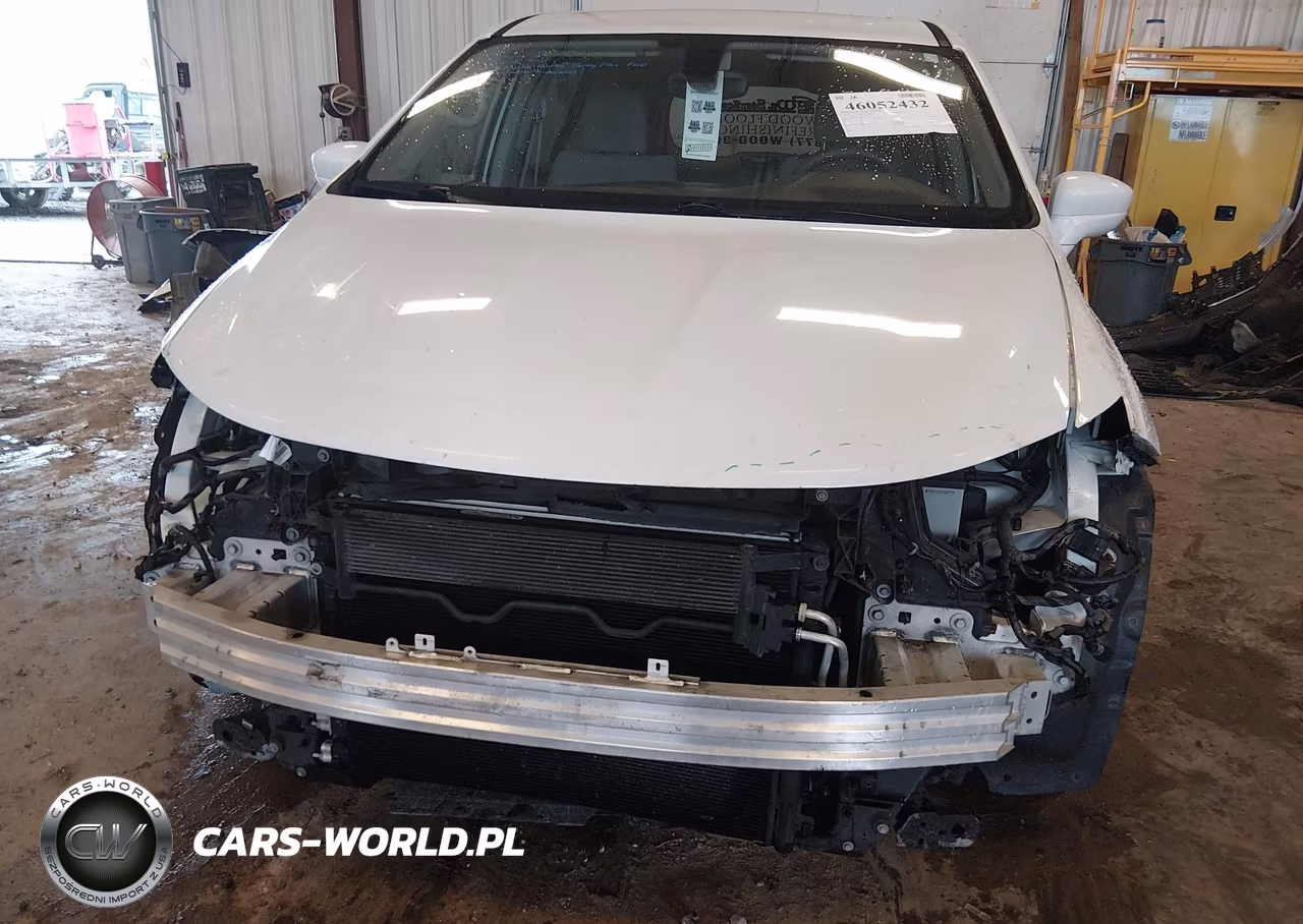 2018 Chrysler Pacifica Touring Plus VIN:2C4RC1FG1JR112502 - 6