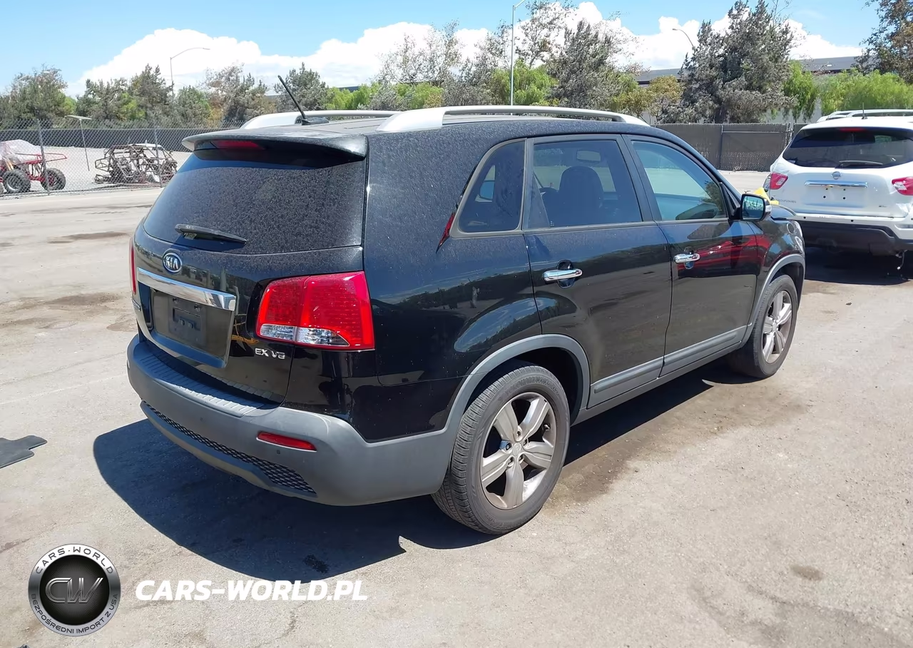 2013 Kia Sorento Ex V6 VIN:5XYKU3A27DG397124 - 4