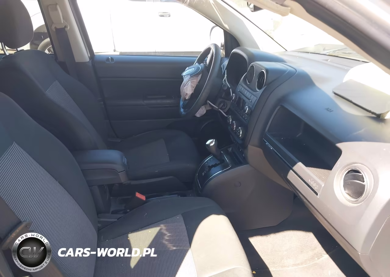 2012 Jeep Compass Latitude VIN:1C4NJCEA1CD651690 - 5