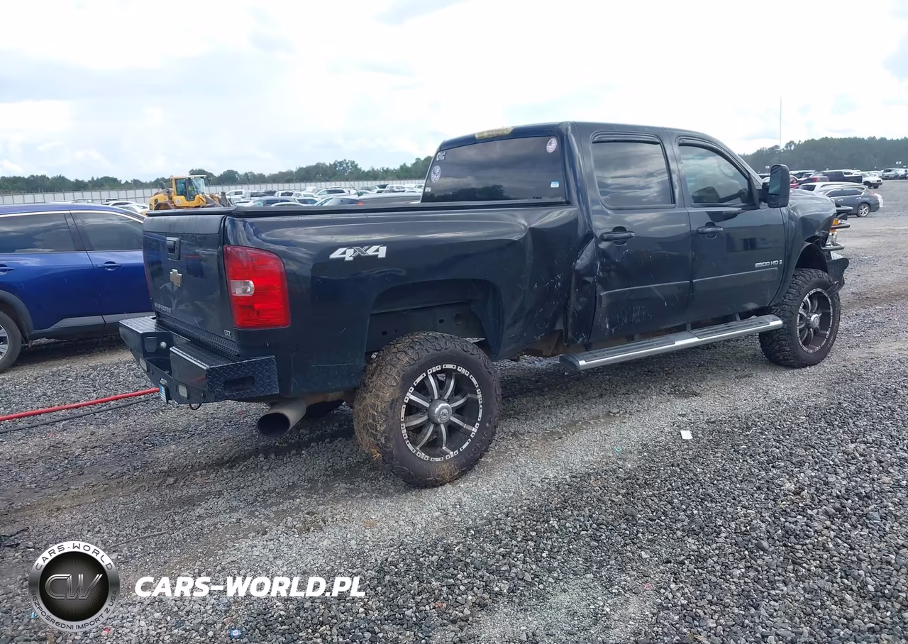 2007 Chevrolet Silverado 2500Hd Ltz VIN:1GCHK23627F501858 - 4