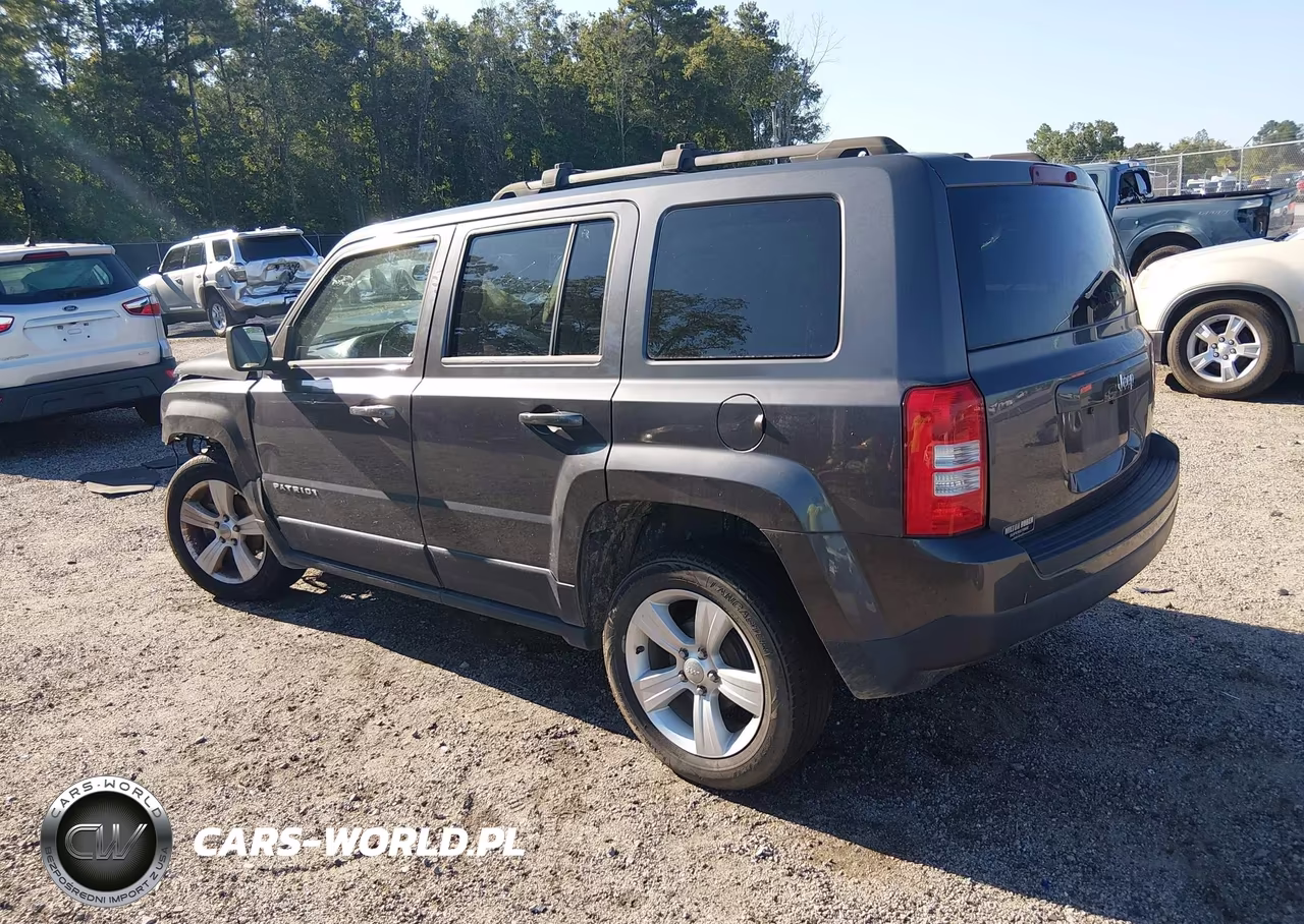 2015 Jeep Patriot Latitude VIN:1C4NJPFA4FD377024 - 3