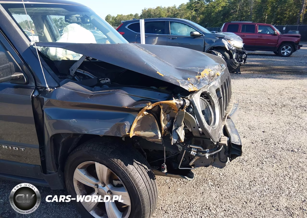 2015 Jeep Patriot Latitude VIN:1C4NJPFA4FD377024 - 6