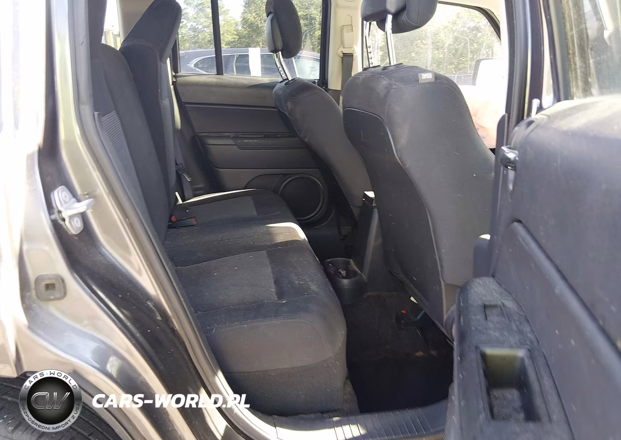 2015 Jeep Patriot Latitude VIN:1C4NJPFA4FD377024 - 8