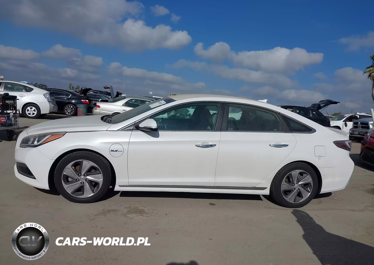 2017 Hyundai Sonata Plug-In Hybrid VIN:KMHE14L2XHA044774 - 14