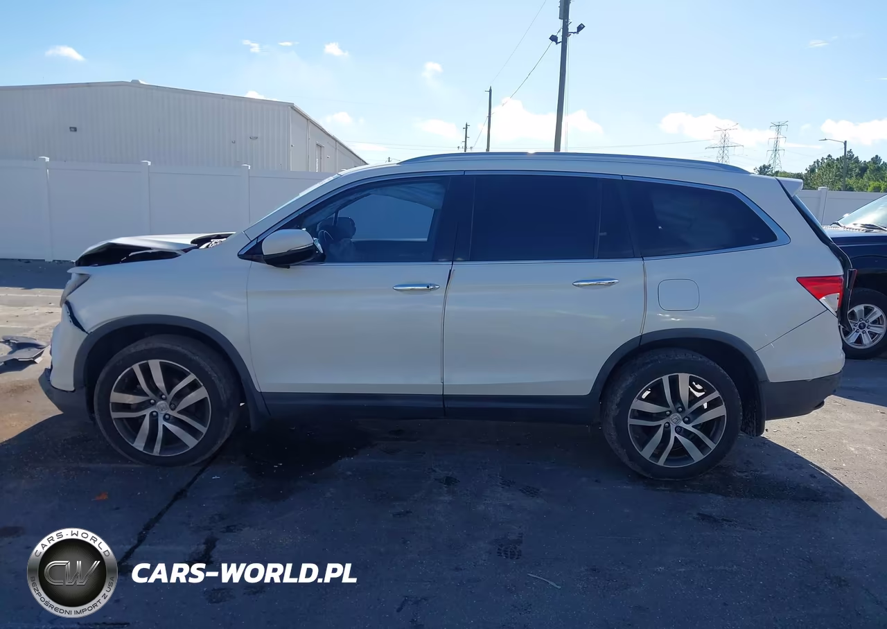 2017 Honda Pilot Touring VIN:5FNYF5H97HB016341 - 15