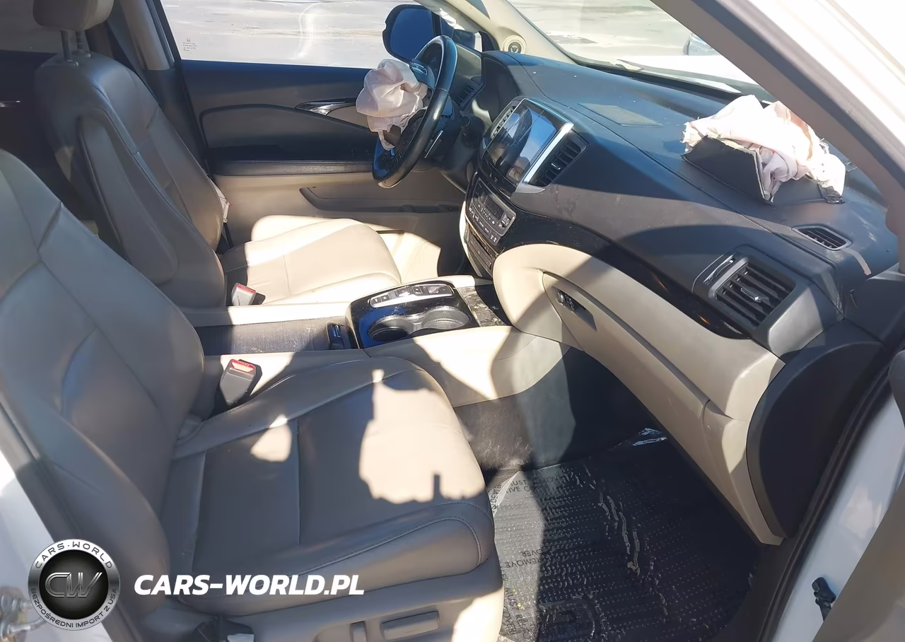2017 Honda Pilot Touring VIN:5FNYF5H97HB016341 - 5