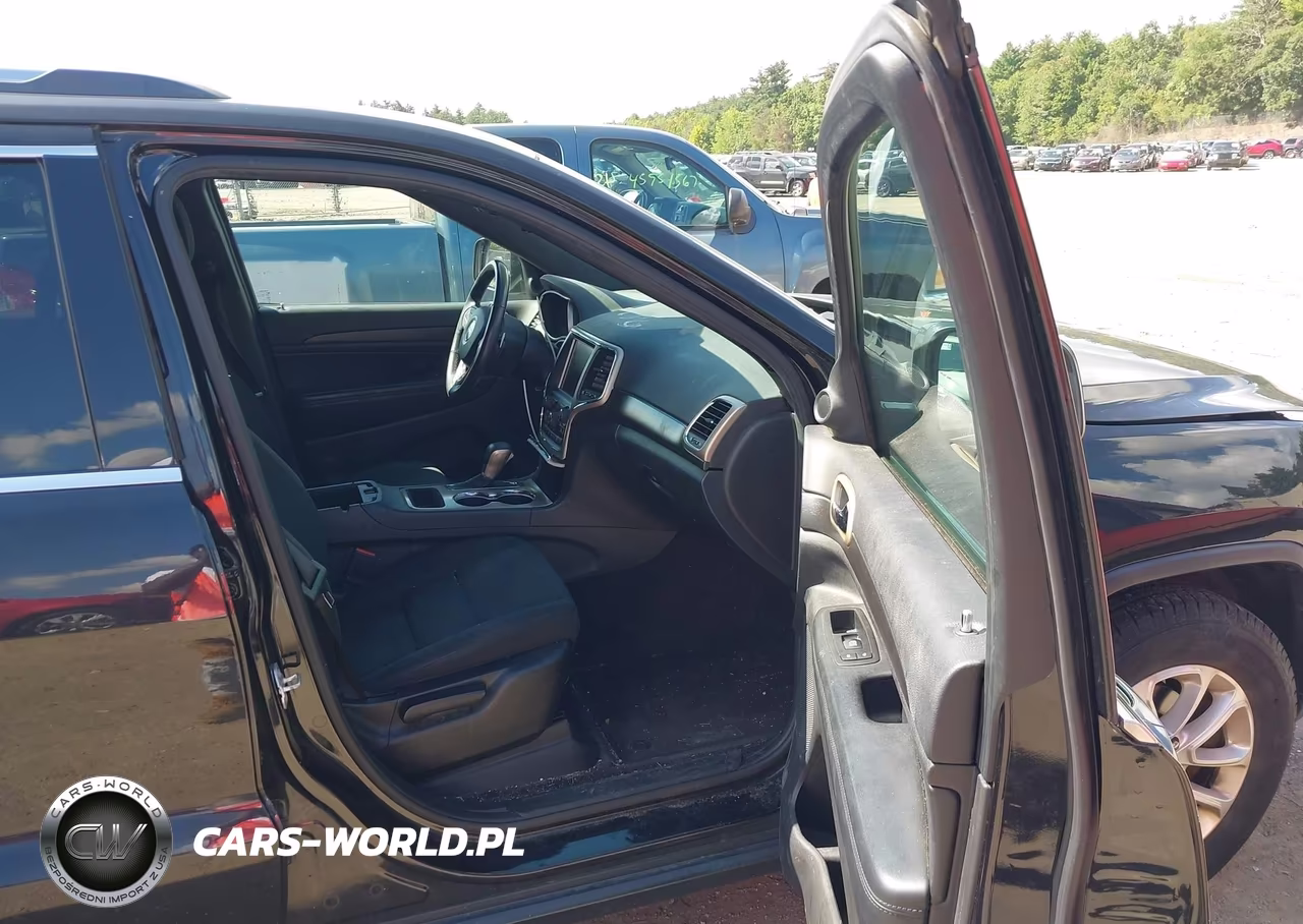 2016 Jeep Grand Cherokee Laredo VIN:1C4RJFAG3GC441231 - 5