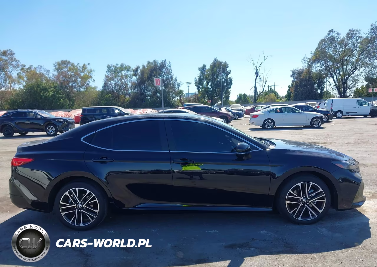 2026 Toyota Camry Xle VIN:4T1DAACK2TU317515 - 13