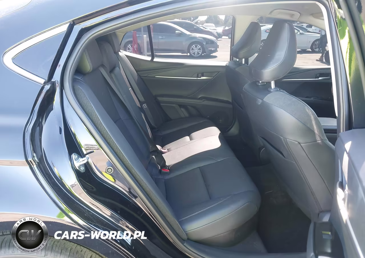 2026 Toyota Camry Xle VIN:4T1DAACK2TU317515 - 8
