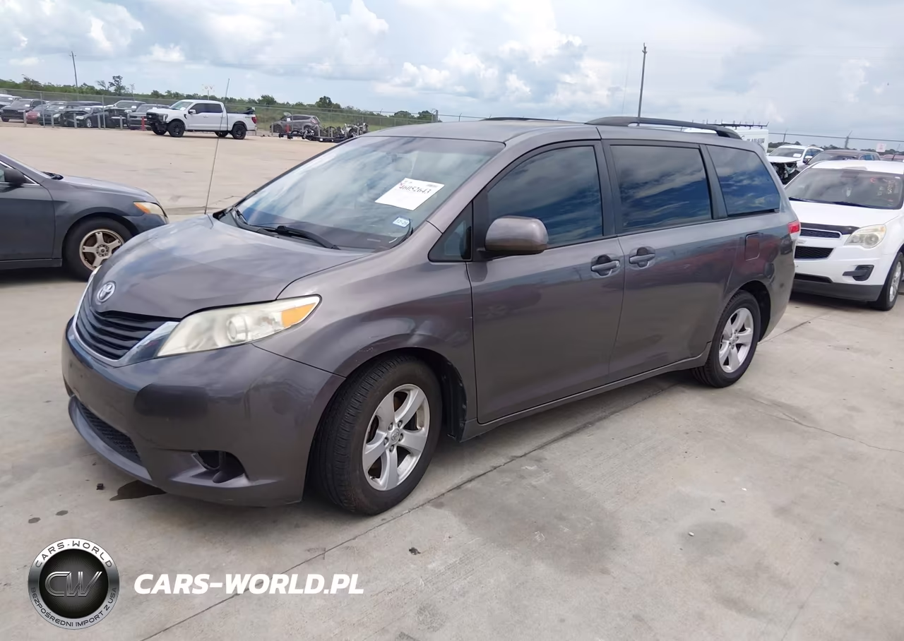 2014 Toyota Sienna Le V6 8 Passenger VIN:5TDKK3DC0ES426266 - 2