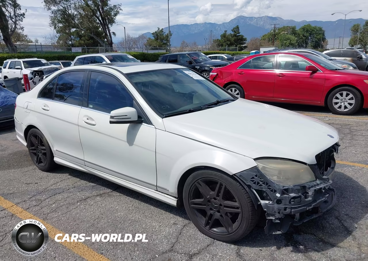 2011 Mercedes-Benz C 300 VIN:WDDGF5EB0BR174031 - 1