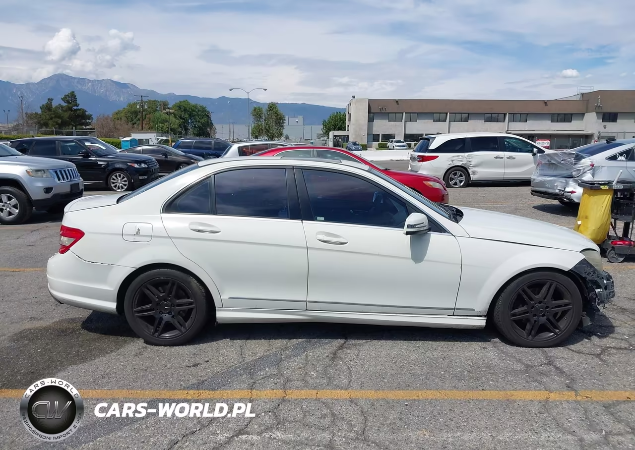 2011 Mercedes-Benz C 300 VIN:WDDGF5EB0BR174031 - 15