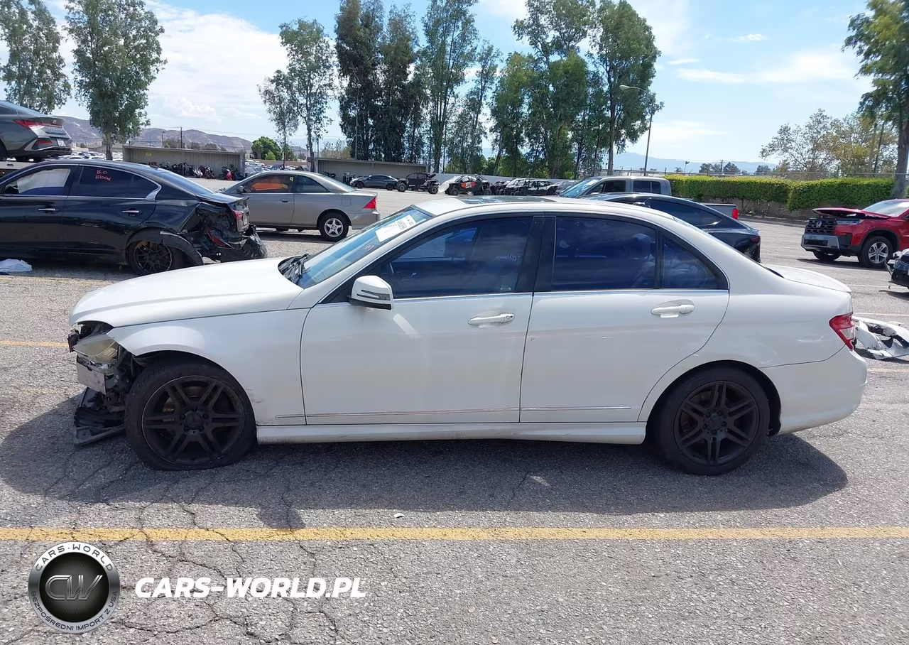 2011 Mercedes-Benz C 300 VIN:WDDGF5EB0BR174031 - 16