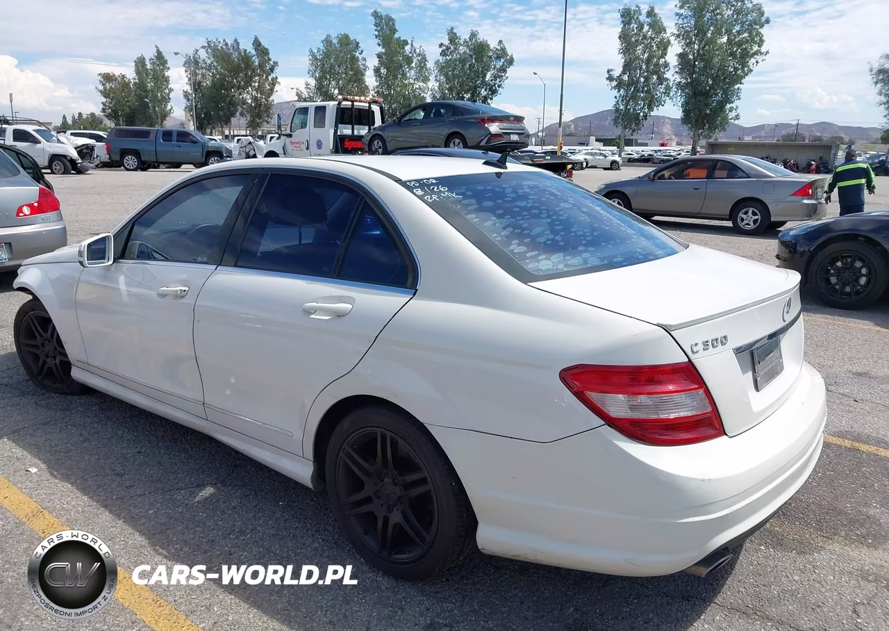 2011 Mercedes-Benz C 300 VIN:WDDGF5EB0BR174031 - 3
