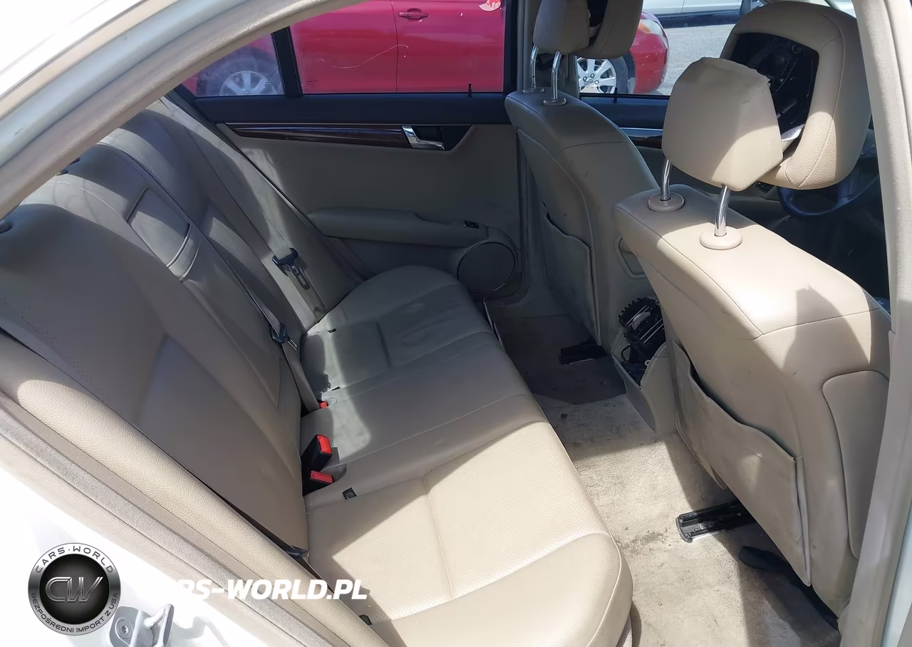 2011 Mercedes-Benz C 300 VIN:WDDGF5EB0BR174031 - 8