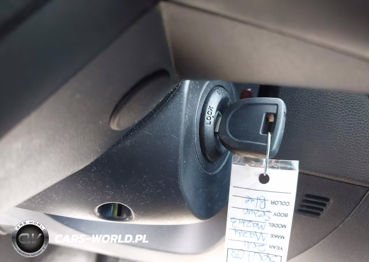 2011 Mazda Mazda3 I Touring VIN:JM1BL1VG8B1360108 - 11