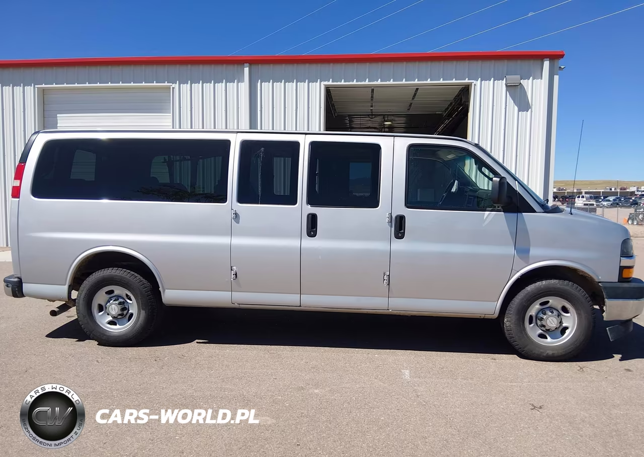 2018 Chevrolet Express 3500 Lt VIN:1GAZGPFG1J1299518 - 19