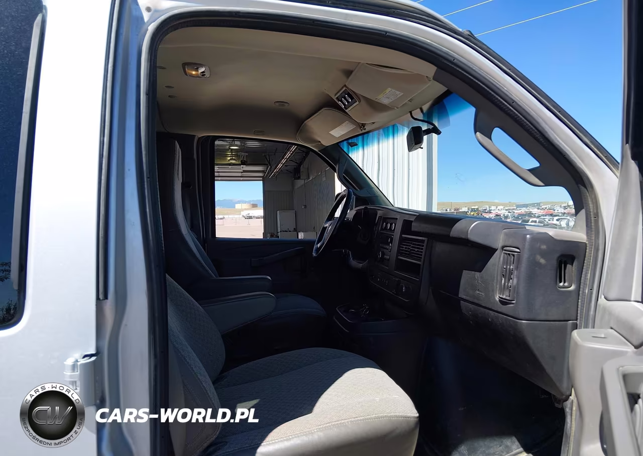 2018 Chevrolet Express 3500 Lt VIN:1GAZGPFG1J1299518 - 5