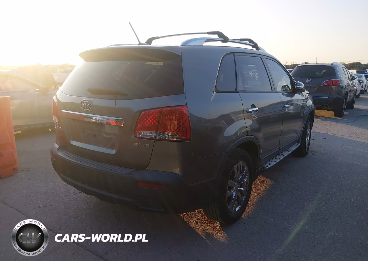 2011 Kia Sorento Ex V6 VIN:5XYKU4A20BG176614 - 4