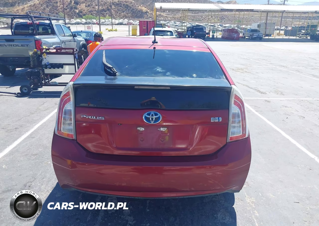 2015 Toyota Prius Three VIN:JTDKN3DU8F0475512 - 17