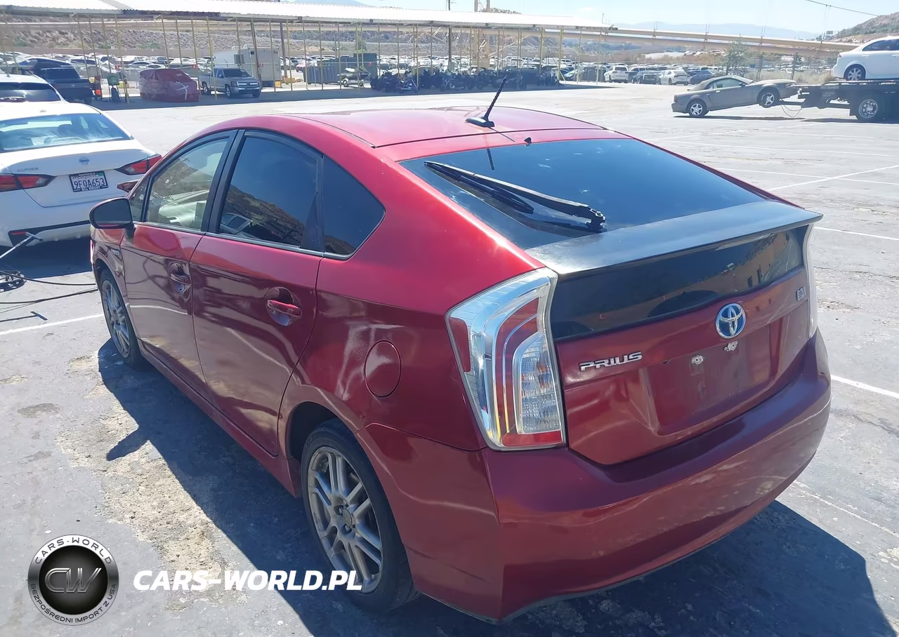 2015 Toyota Prius Three VIN:JTDKN3DU8F0475512 - 3
