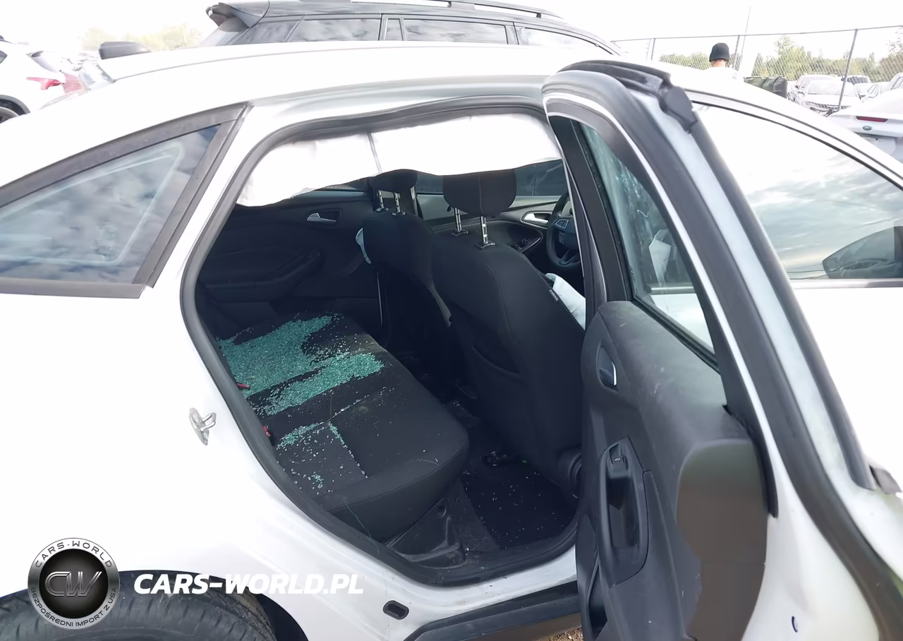 2018 Ford Focus Se VIN:1FADP3F25JL245583 - 8