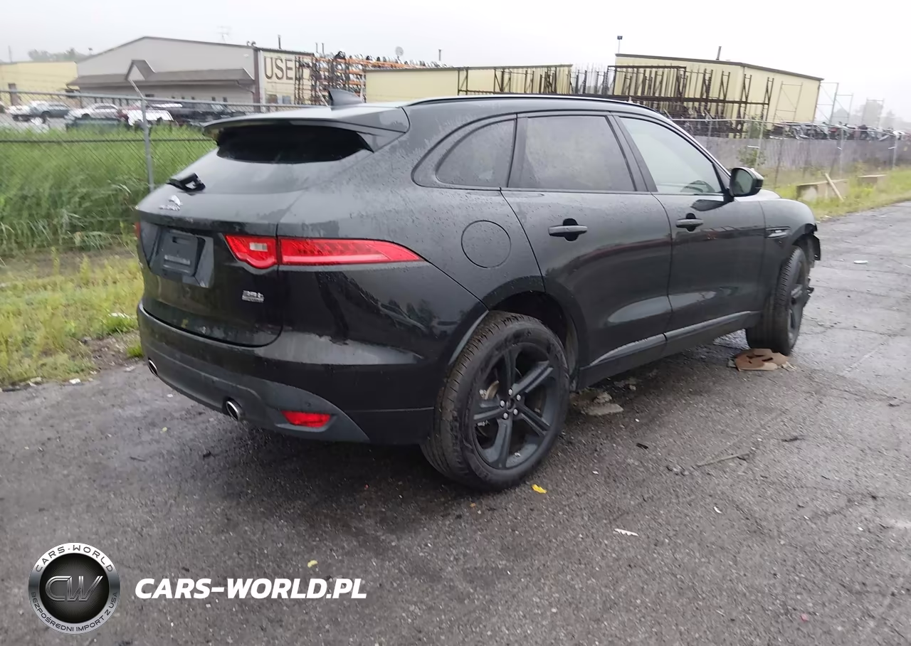 2017 Jaguar F-Pace R - Sport VIN:SADCL2BV0HA495108 - 4