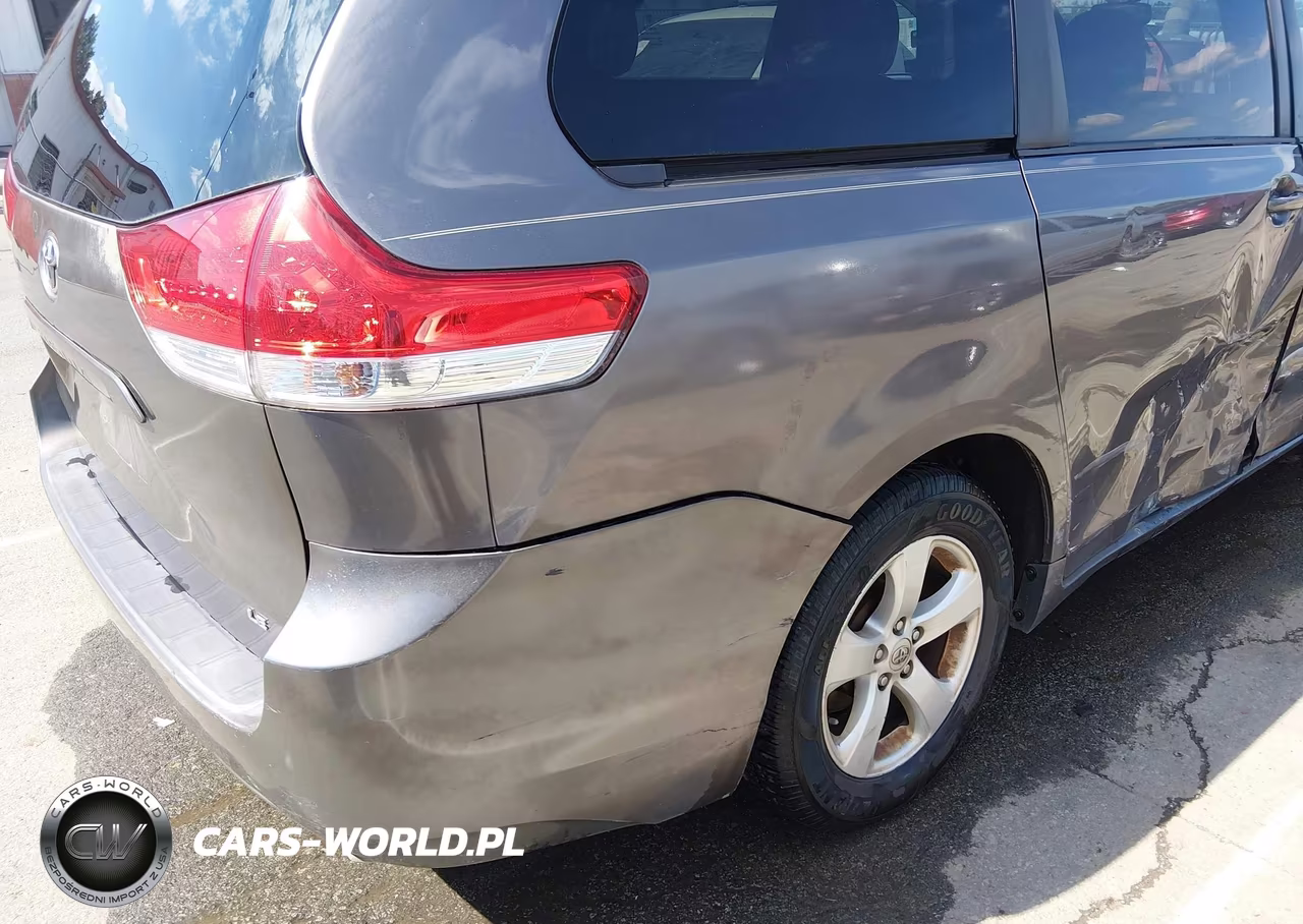 2012 Toyota Sienna Le V6 8 Passenger VIN:5TDKK3DC2CS263178 - 17