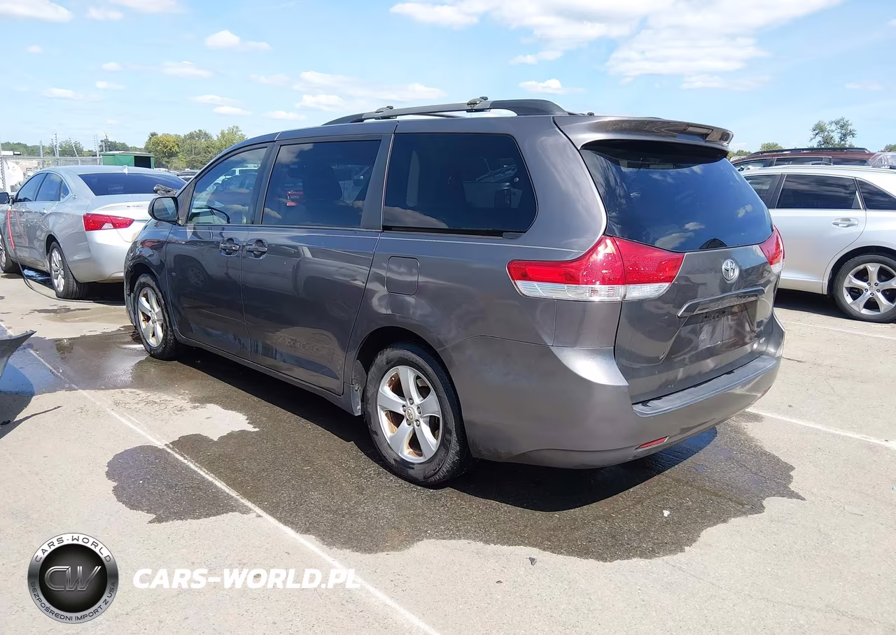 2012 Toyota Sienna Le V6 8 Passenger VIN:5TDKK3DC2CS263178 - 3