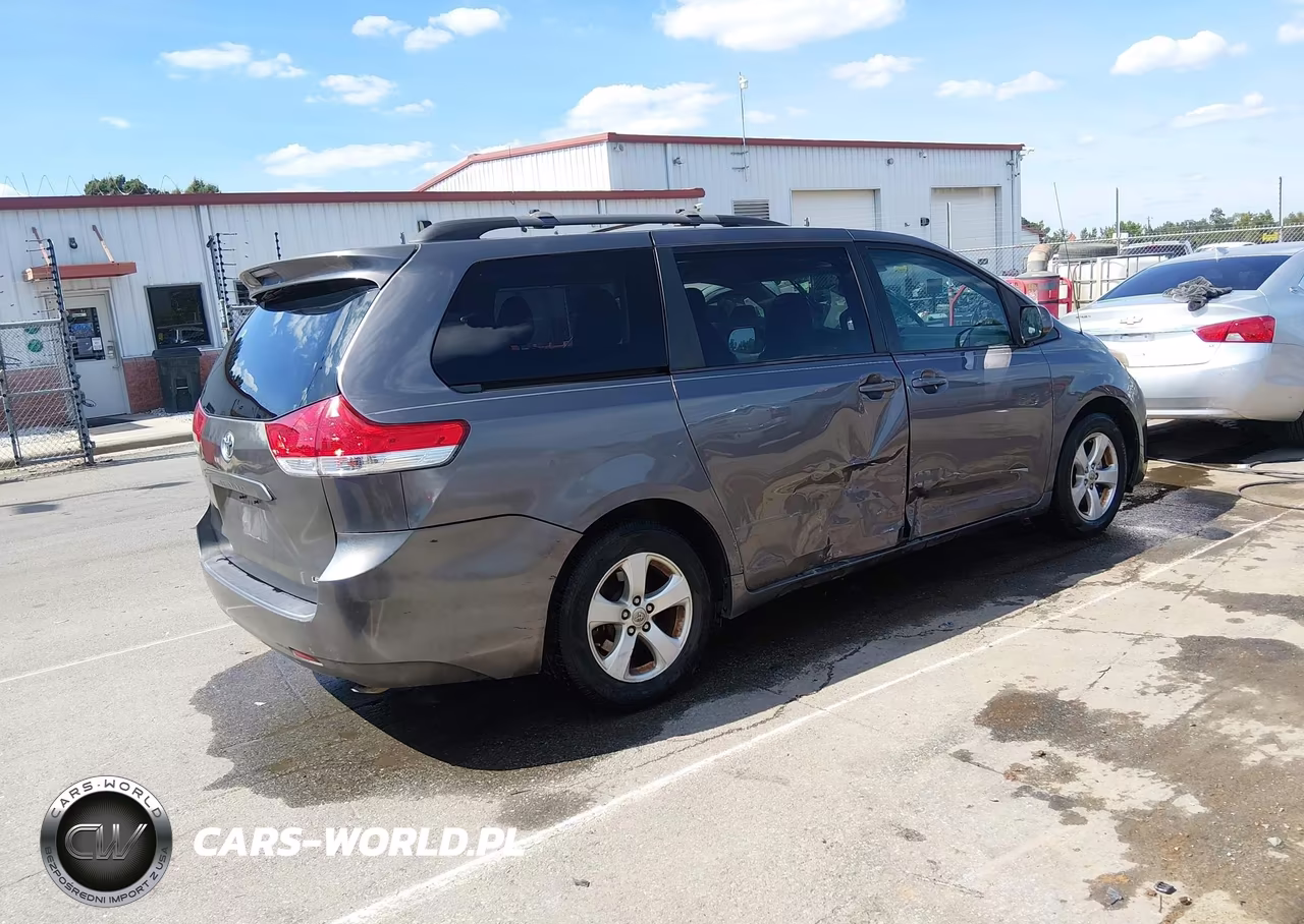 2012 Toyota Sienna Le V6 8 Passenger VIN:5TDKK3DC2CS263178 - 4