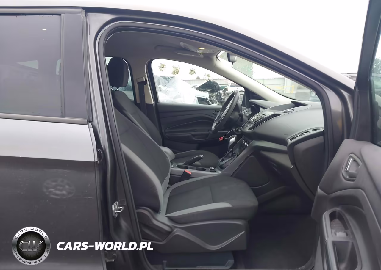 2015 Ford Escape S VIN:1FMCU0F72FUB31935 - 5